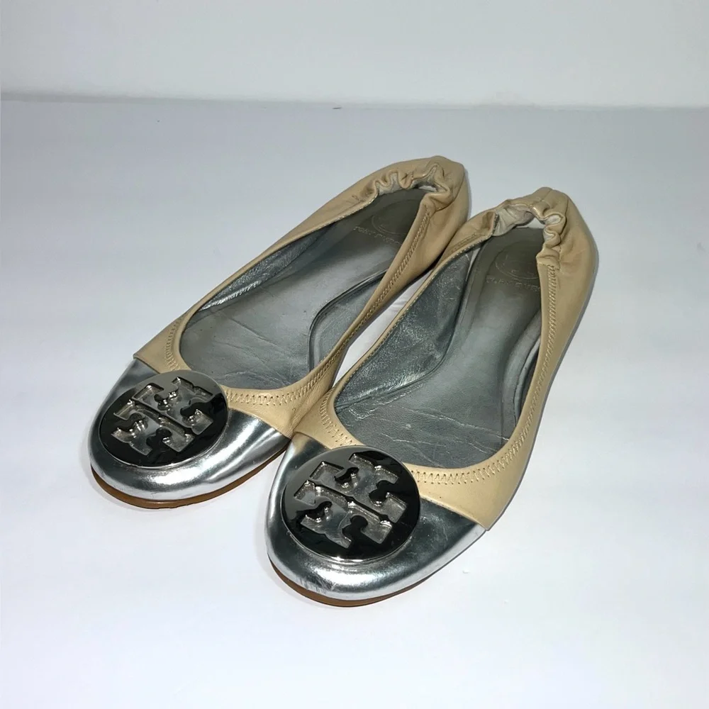 Tory Burch Serena Sz 9 Two Toned Silver Metallic Cap Toe Beige Reva Flats
